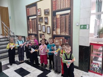 «Балалайка, балалайка, побренчи-ка, поиграй-ка»