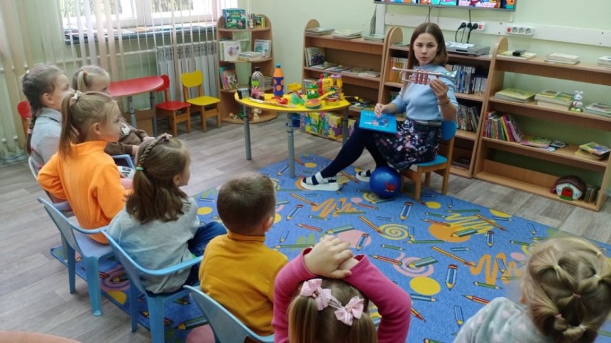 Я слышу песенку дождя 