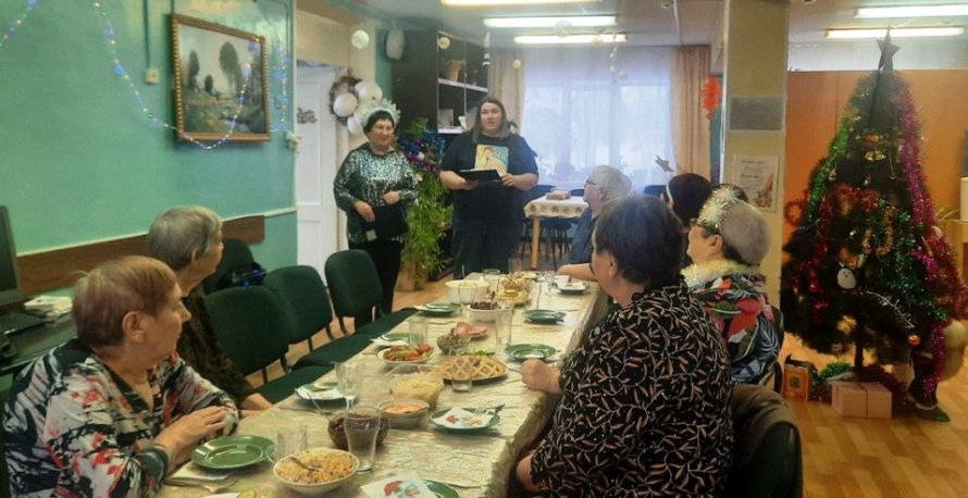 «Посиделки у Новогодней елки»: Новогодняя круговерть»