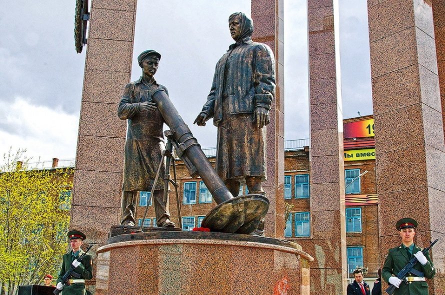 «Красноярский край - фронту»                                                                         