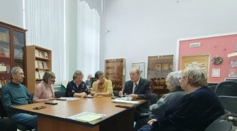 Интересный человек в библиотеке