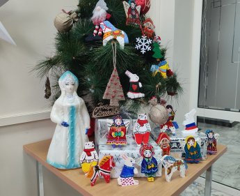 Новогодняя лаборатория игрушек