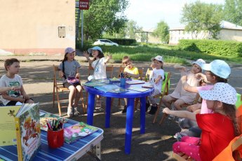 Литературная скамейка открыта!