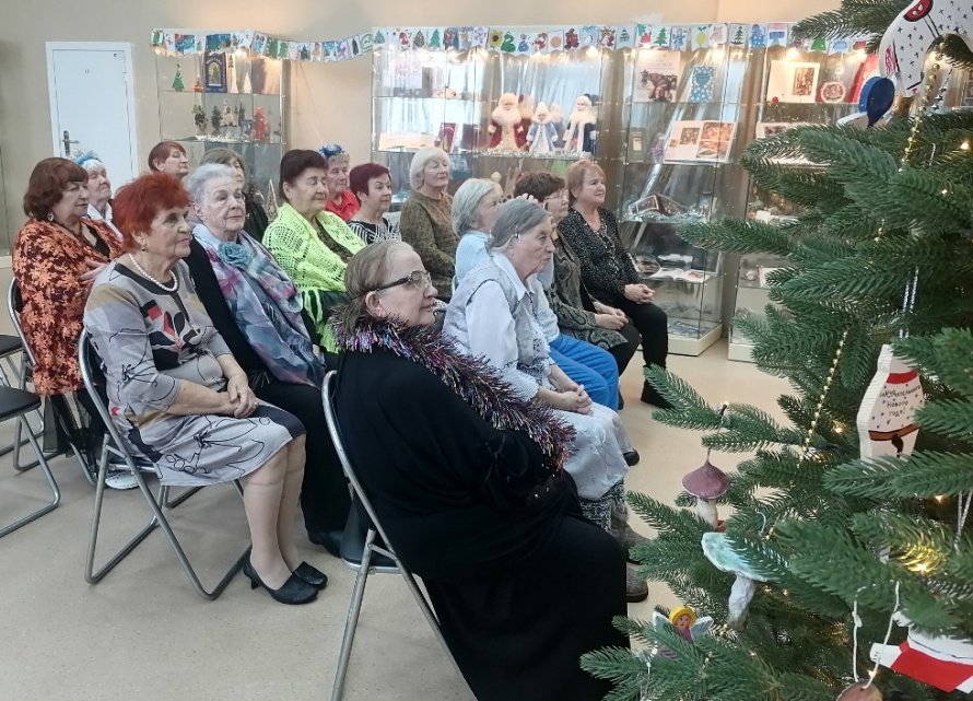 Новогоднее тепло в кругу друзей